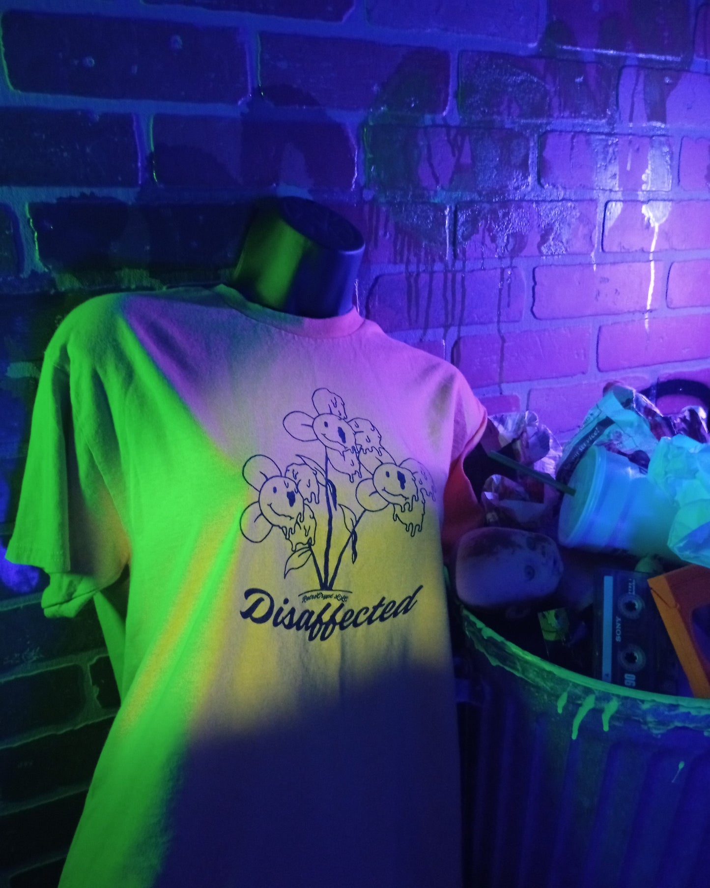 Daisies Tee - RetroCrypt LLC
