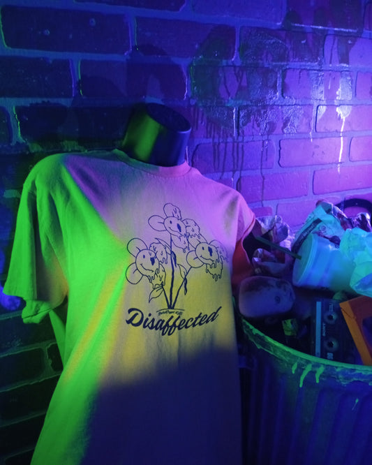 Daisies Tee - RetroCrypt LLC